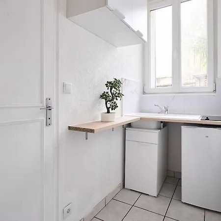Appartement Le Petit Marceaux - T1 - Confort *